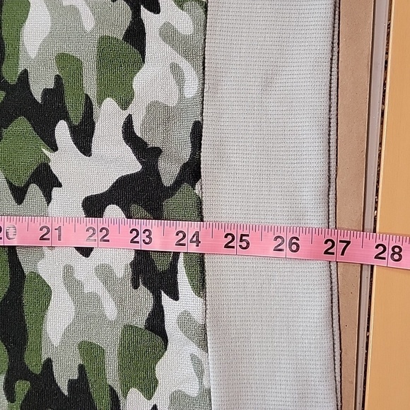 Muk Luks Size 4X Green Camo Soft Sweatshirt Style Top. Excellent Used Condition - Picture 6 of 8